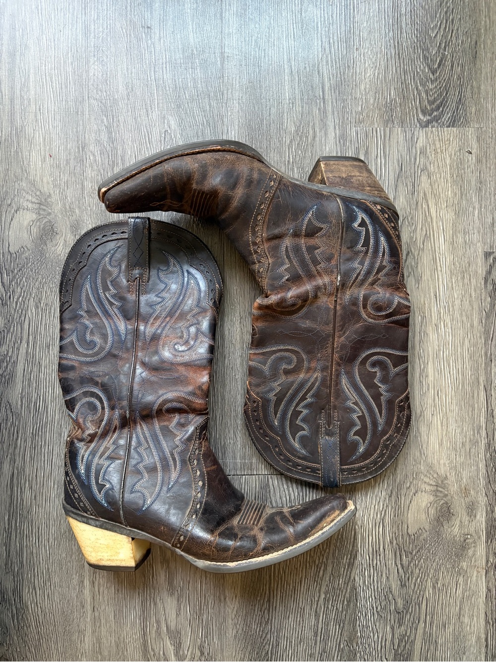Ariat Brown Leather Cowboy Boots White Embroidered Swirls | 10B